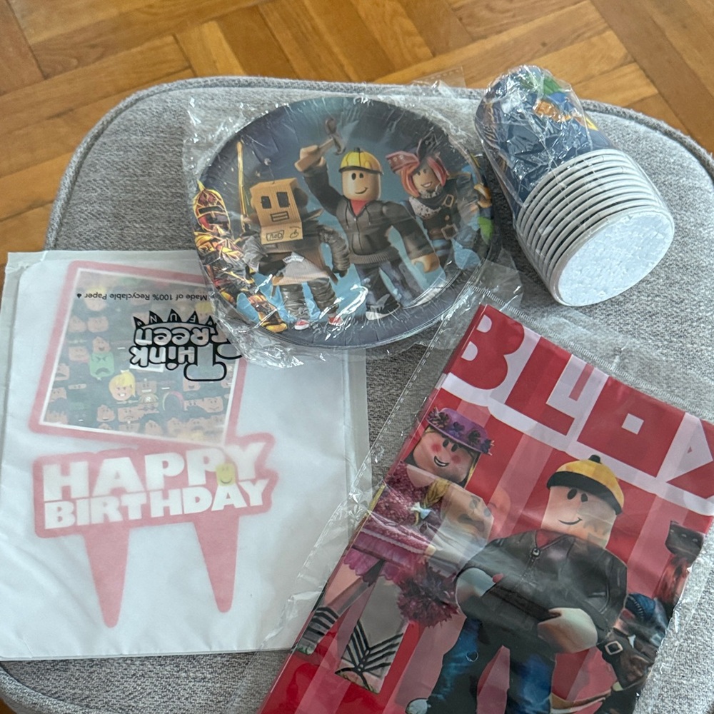 ROBLOX PARTY DECORATION